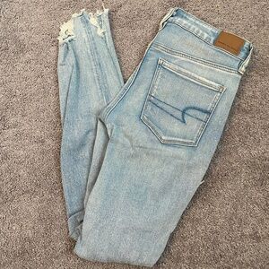 American Eagle Denim in Size 6, Light Blue